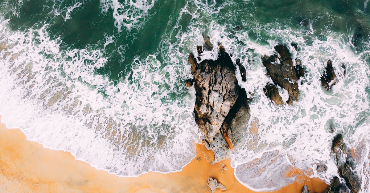 Garry's Mod-Singleplayer Crash - Seashore Wave Crashing on Rock Formation Garry's Mod-Singleplayer Crash - Seashore Wave Crashing on Rock Formation