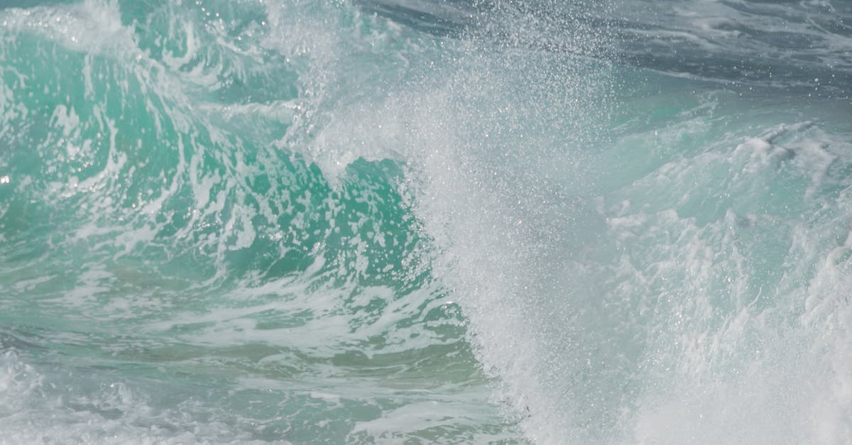 Gerdur is attacking me! How can I contine Before the Storm - Ocean Waves Crashing on Shore