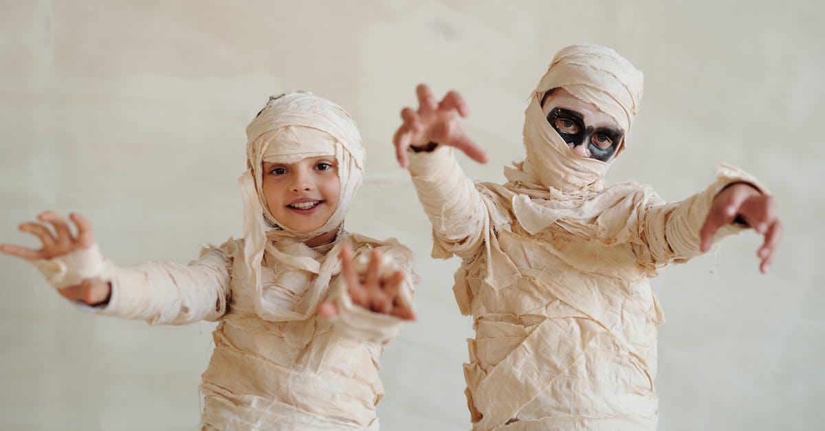 Ghost recon phantom - Two Kids Wearing a Mummy Costume