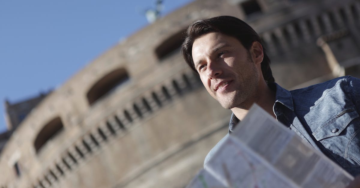 Gmod - Music on map jb_summer - Man Holding White Paper 