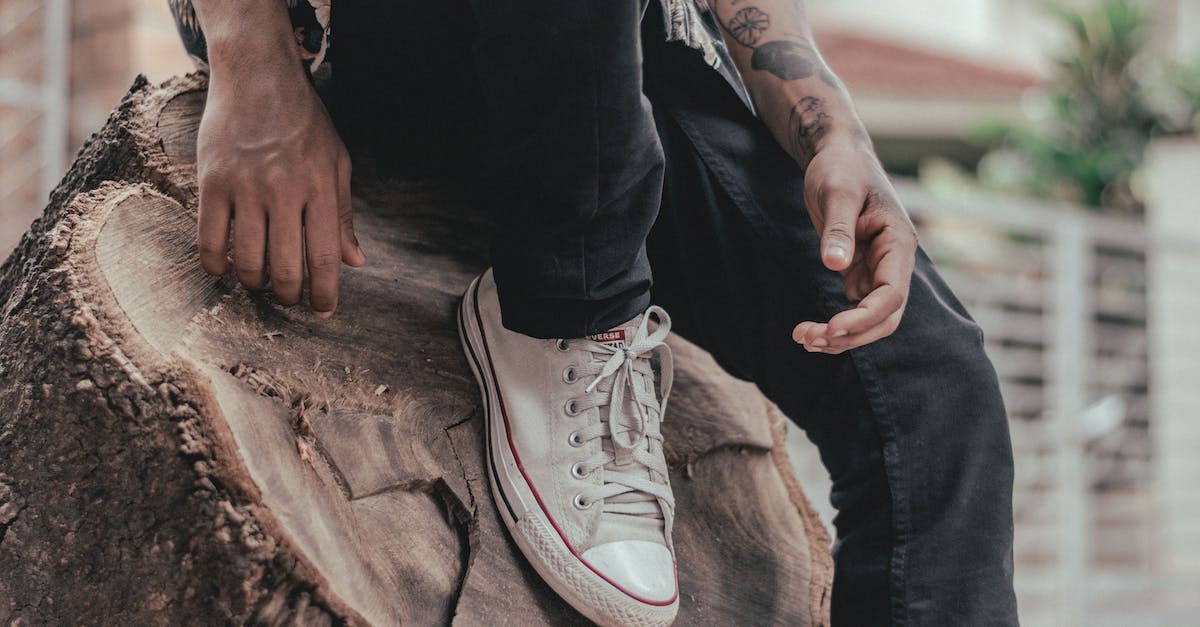 Got the brake shoe to Kekkabah, Atchisons all dead - mission not resolved? - Photo of Person's Foot on Tree Stump Got the brake shoe to Kekkabah, Atchisons all dead - mission not resolved? - Photo of Person's Foot on Tree Stump