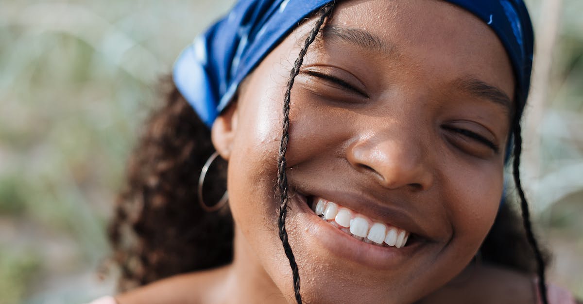 GTA V heists face bandanas - Girl in Bandana Smiling