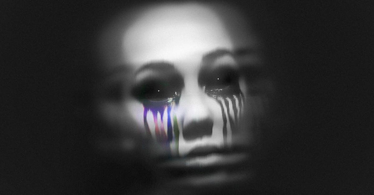 Help with weird issue with modded minecraft server (closing without crashing) [closed] - Woman Wearing Make-up and Black Contact Lens