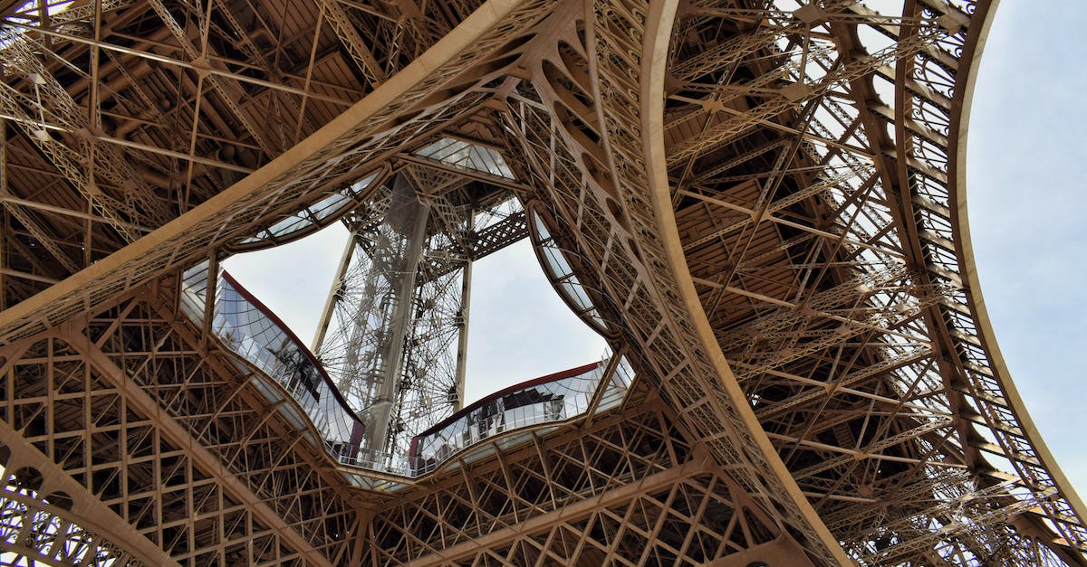 High ping on games while streaming [closed] - Brown Wooden Frame Under White Sky