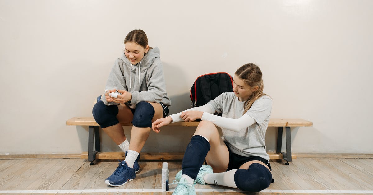 How are medal determined in fall guys fall ball game? - 2 Women Sitting on Couch How are medal determined in fall guys fall ball game? - 2 Women Sitting on Couch