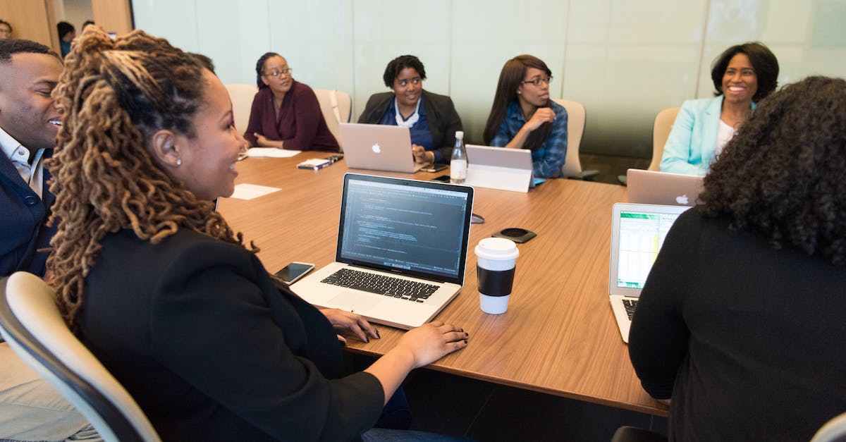 How can I be an effective engineer on Blu team without resorting to the Gunslinger? - Group of People Using Laptop Computer