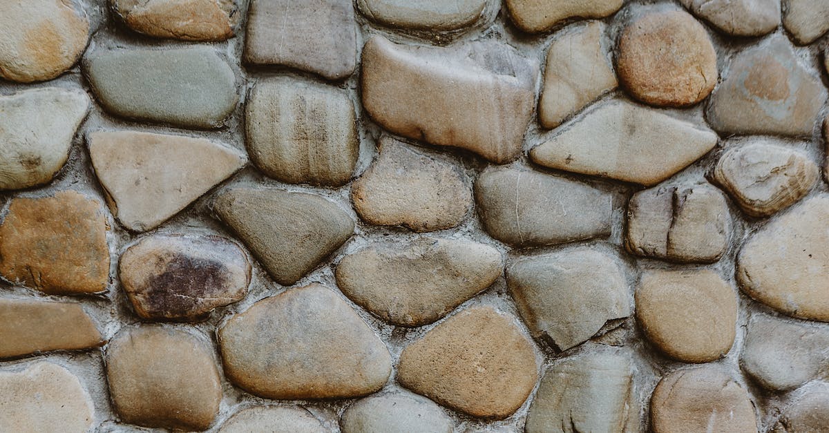 How can I build a smooth dome? - Rough wall texture with smooth stones