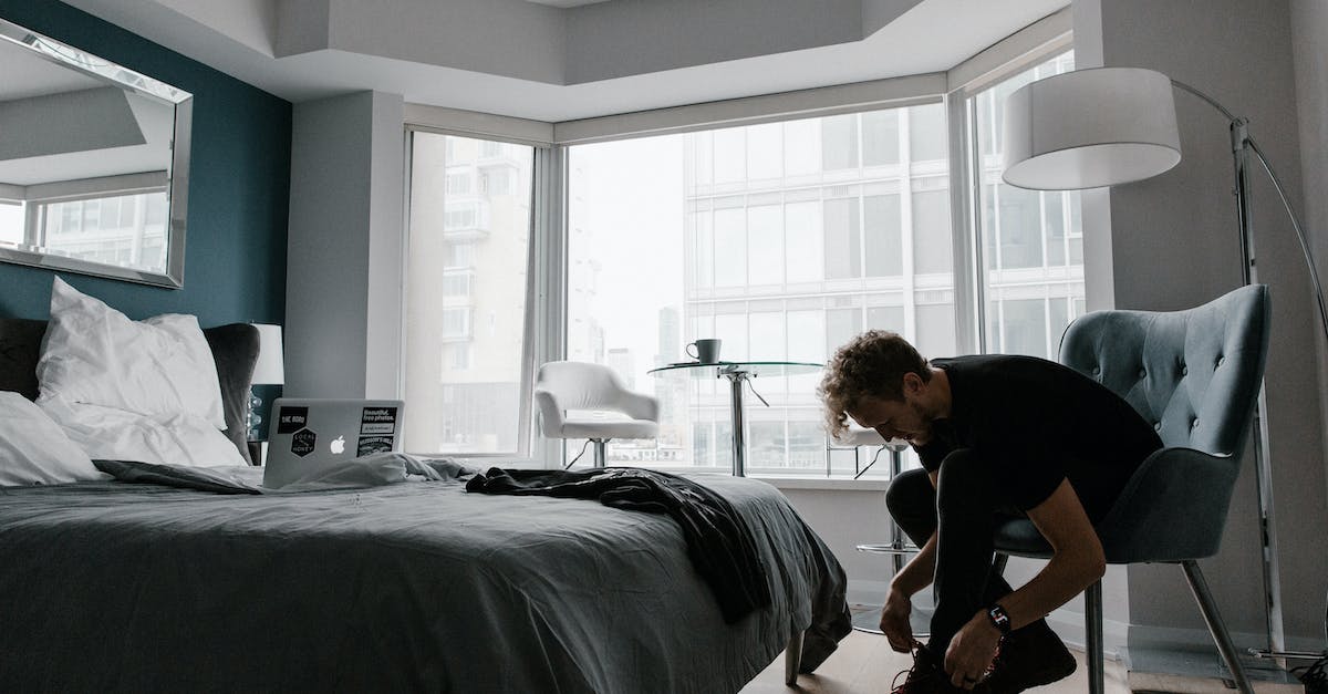 How can i get this working properly? - Man Wearing Black Crew-neck Shirt and Black Jeans How can i get this working properly? - Man Wearing Black Crew-neck Shirt and Black Jeans