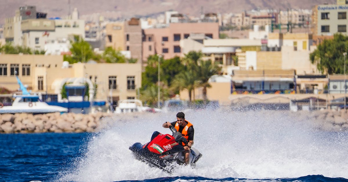 How can I make a Giant with full diamond armor (Protection IV) riding a bat with spawner - Man in Orange Life Jacket Riding a Jet Ski