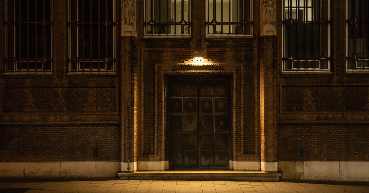 How can I make night doors with command blocks? - A Building Exterior at Night How can I make night doors with command blocks? - A Building Exterior at Night