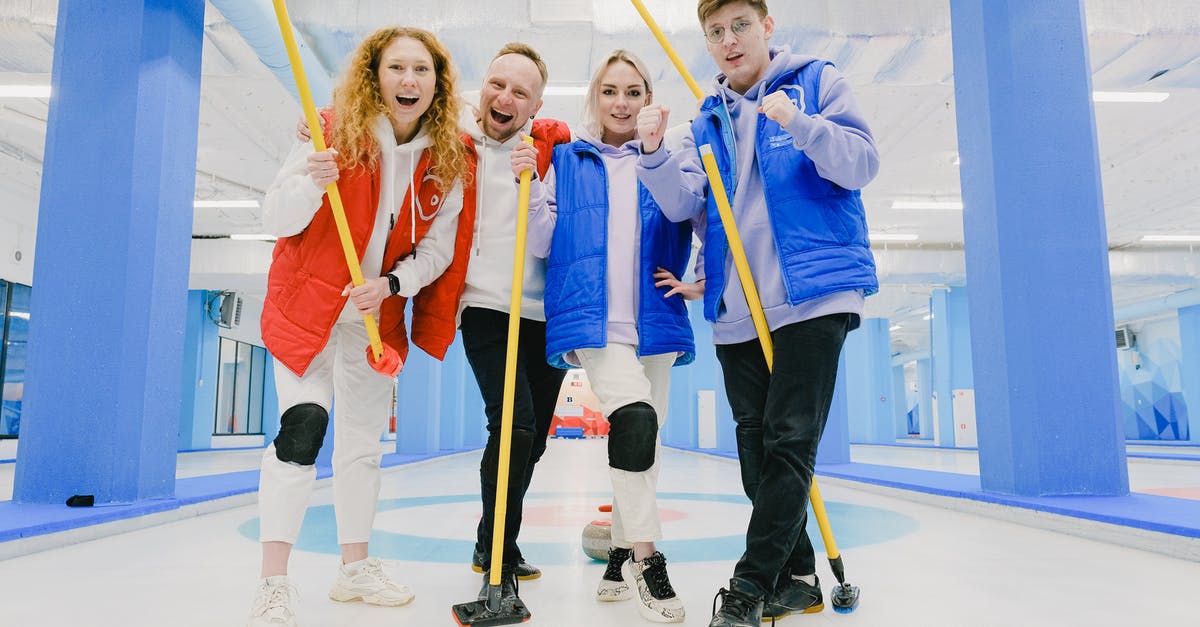 How can I target a player after detecting an item in their inventory - Carefree curling players on ice