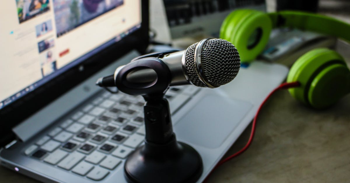 How can I use a 3.5mm Headphone jack as mic only and have a usb headset as output only - Microphone On Laptop How can I use a 3.5mm Headphone jack as mic only and have a usb headset as output only - Microphone On Laptop