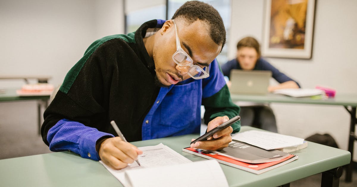 How could I test if a player is holding a specific item in slot 0 in Minecraft 1.7.9/10? - Student Cheating During an Exam