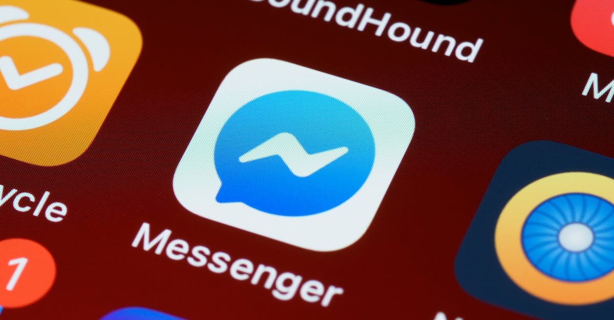 How Do I Chat with my Twitch.tv viewers in Minecraft? [duplicate] - Red and Blue Smartphone Screen