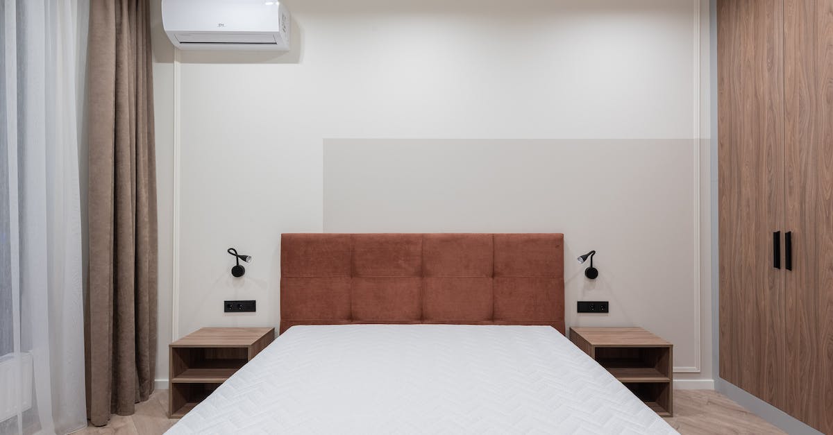 How do I do a Big Air? - Interior of bedroom with big bed and wardrobe