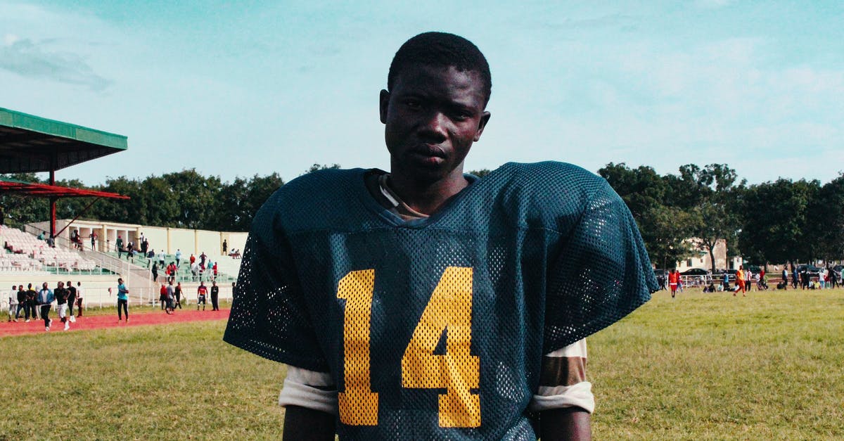 How do I edit a loadout outside of a match? - Black player of American football on stadium