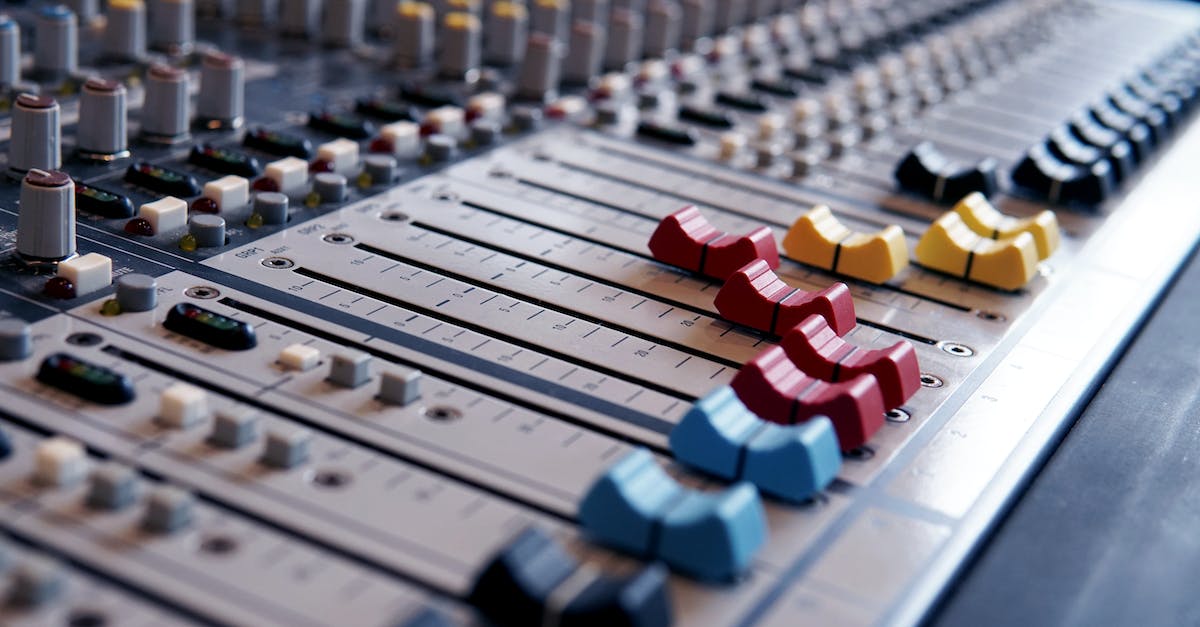 How do I enable the console without it popping up on startup? - White Red and Yellow Audio Mixer