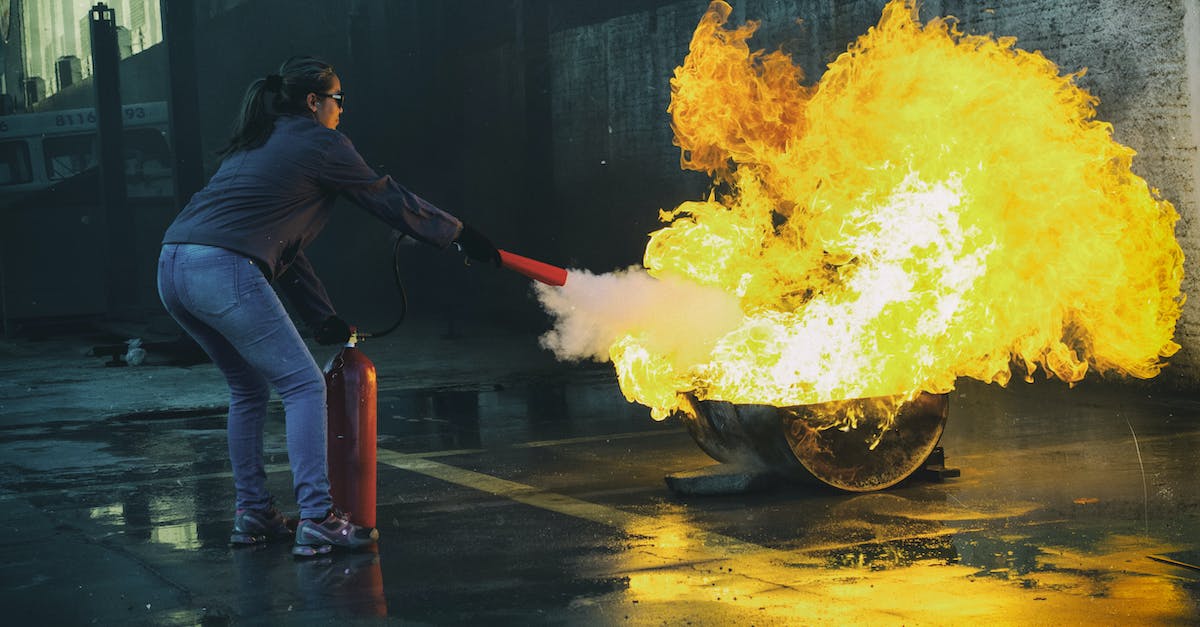 How do I extinguish a burning colonist? - Woman using Fire Extinguisher to Eliminate Fire How do I extinguish a burning colonist? - Woman using Fire Extinguisher to Eliminate Fire