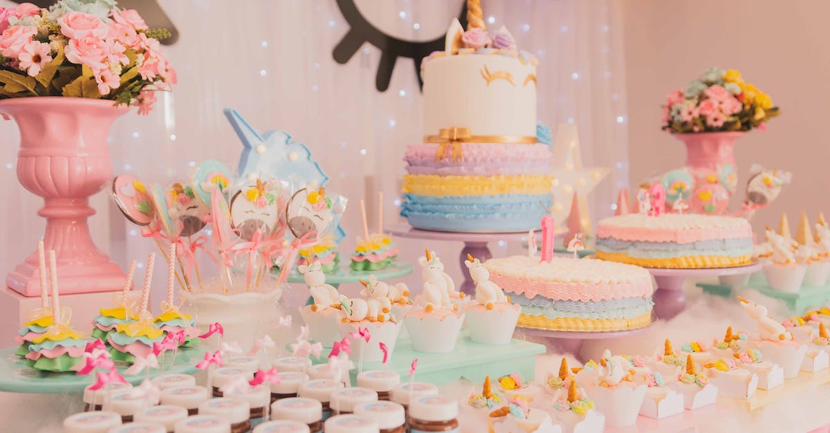 How do I get a unicorn in Minecraft? - Cakes on Table How do I get a unicorn in Minecraft? - Cakes on Table