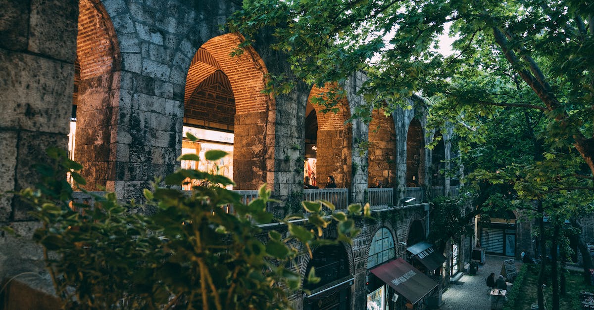 How do I get Cobblestone in Minecraft PE? - Old Stone Building