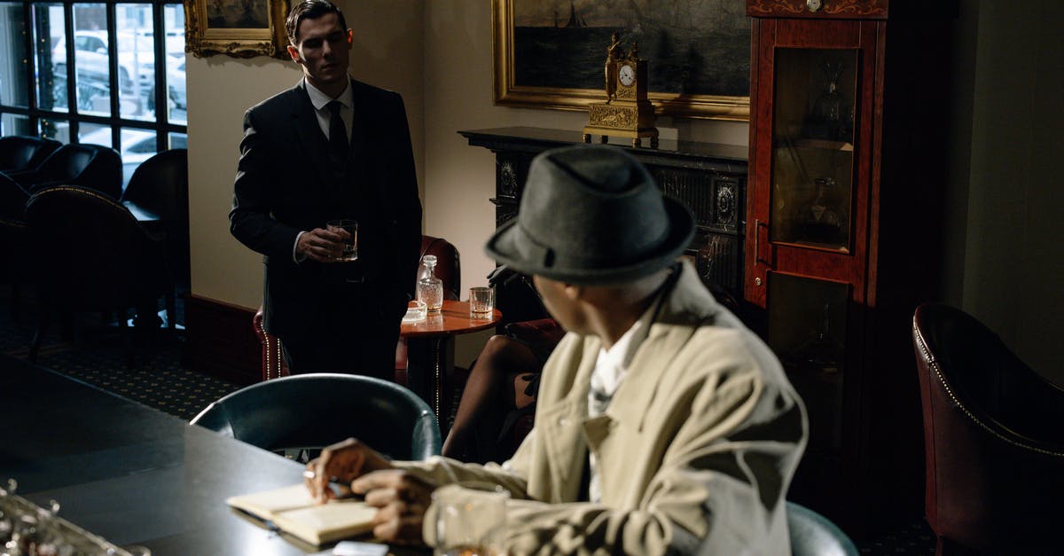 How do I get Dark Characters in Lego Harry Potter? [duplicate] - Photo of Detective Looking at a Man 