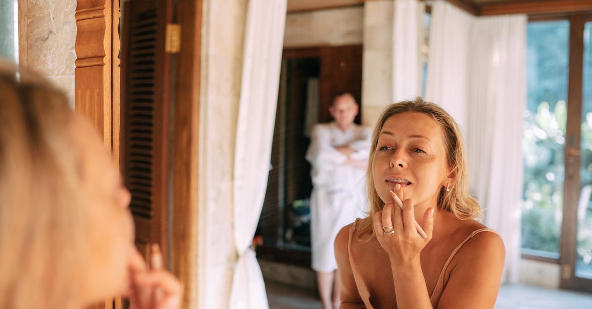 How do I get earrings? - Woman Getting Ready and Doing Her Makeup How do I get earrings? - Woman Getting Ready and Doing Her Makeup