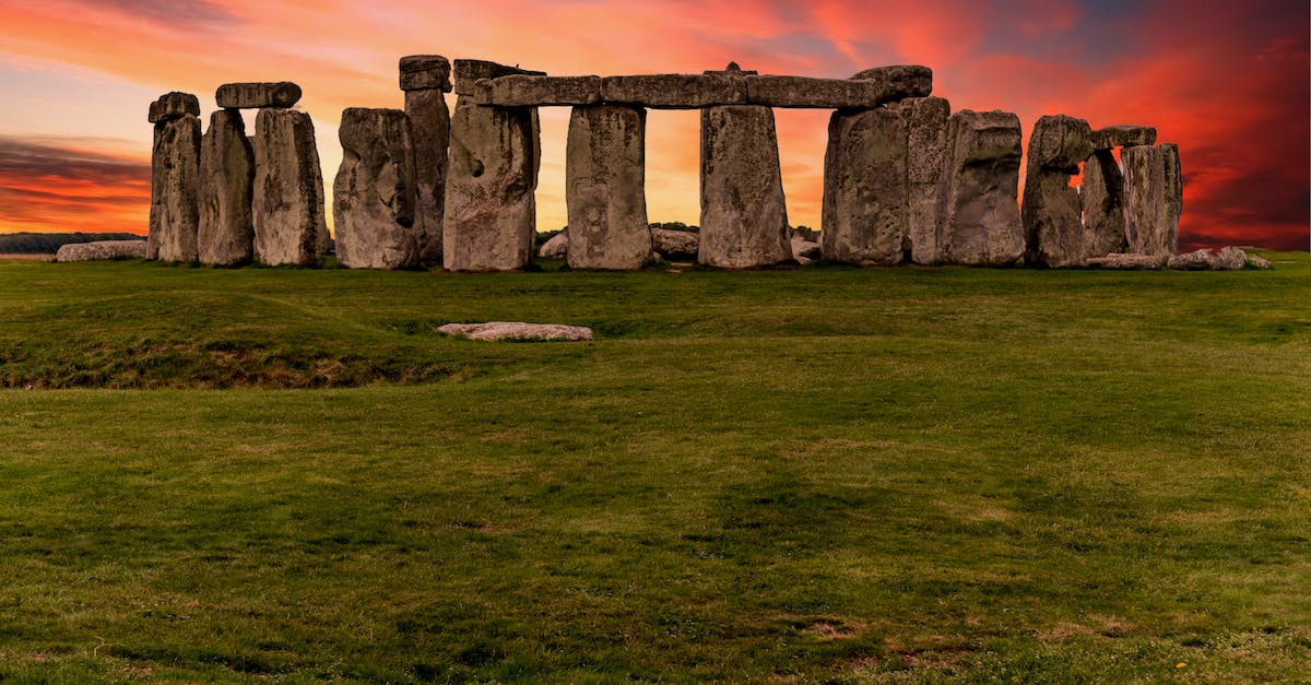How do I get the second Sun Stone in level 2-4? - Stonehenge, England