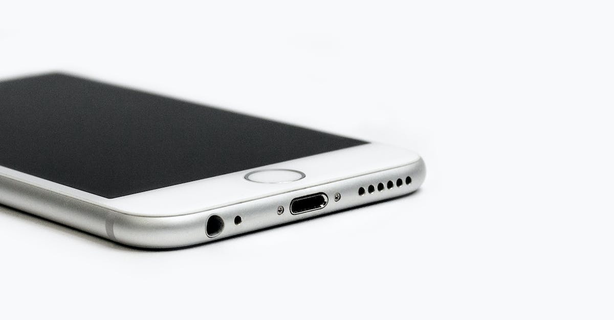 How do I make a redstone circut that compares 6 inputs? - Close-up of Mobile Phone Against White Background How do I make a redstone circut that compares 6 inputs? - Close-up of Mobile Phone Against White Background