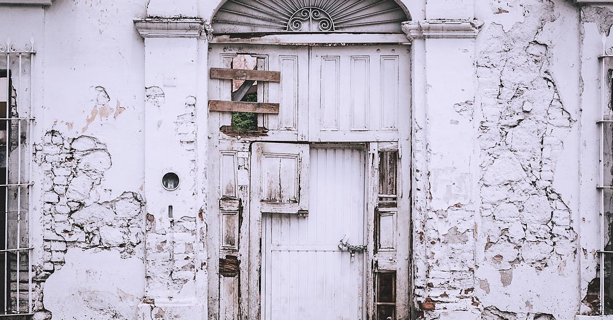 How Do I make A steel Door Usable by All/Chosen Players? - White Concrete Structure How Do I make A steel Door Usable by All/Chosen Players? - White Concrete Structure