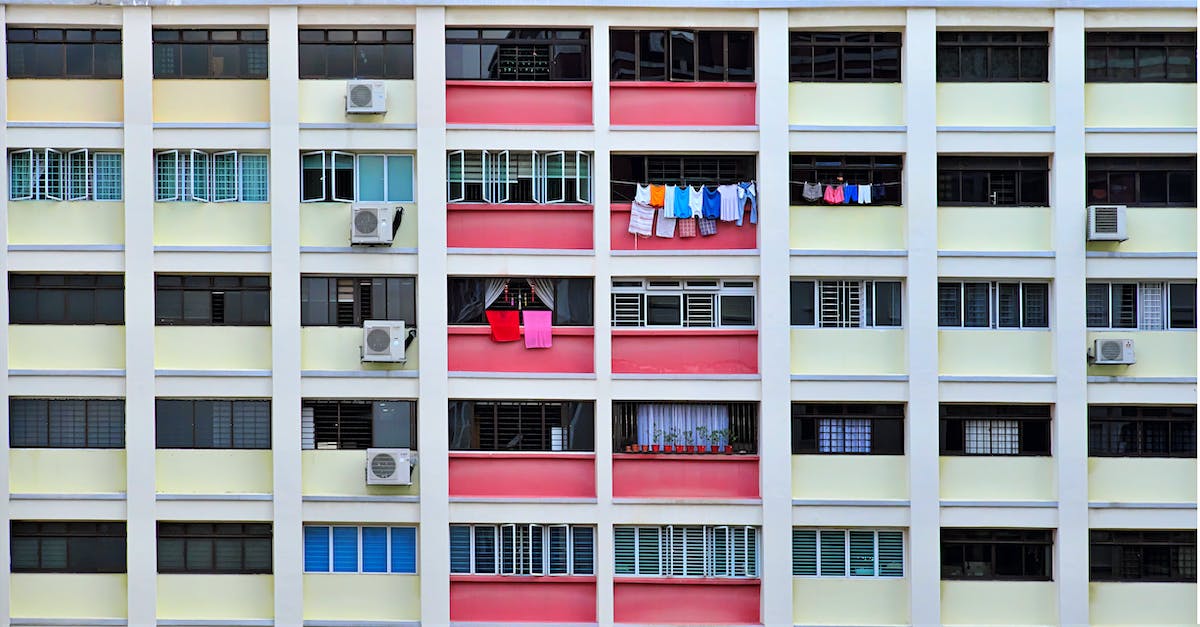 How do I run Facade on Windows 7? - White Red and Blue Concrete Building How do I run Facade on Windows 7? - White Red and Blue Concrete Building