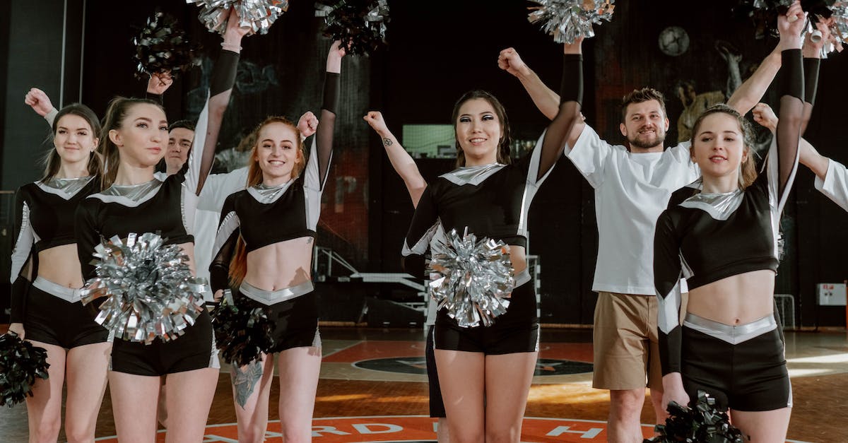 How do I set up command blocks to teleport the winning team? - Photo of a Winning Cheering Team How do I set up command blocks to teleport the winning team? - Photo of a Winning Cheering Team