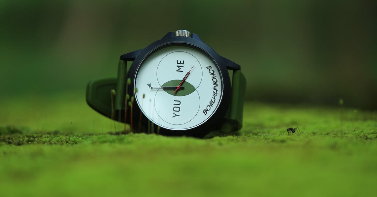 How do you cast supernova? - Green and White Analog Alarm Clock at 10 10