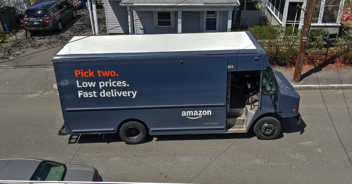 How do you get a downloaded truck on ETS2 - Amazon Prime delivery truck on street