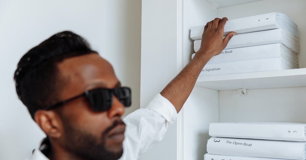 How do you get blocks to hold NBT data between getting placed and broken? [duplicate] - Man in White Dress Shirt Wearing Black Sunglasses