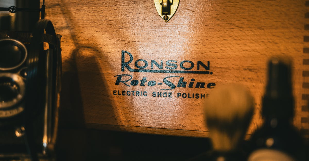 How do you lock and give chest a name? - Brand Name Printed on a Wooden Chest Box