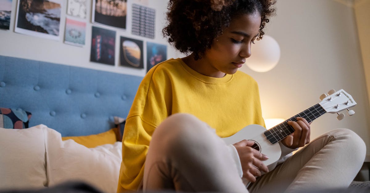 How do you stop a /playsound music clip? - A Girl Playing the Ukulele