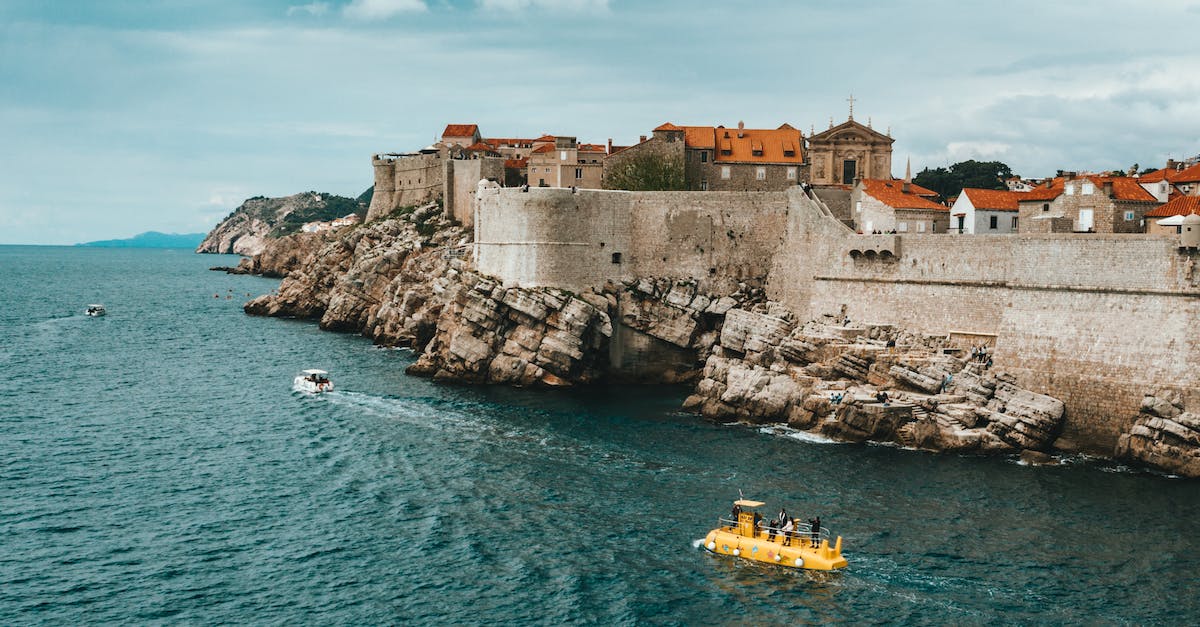 How do you view the exterior of your ship in the Xbox One (not PC) version of Elite Dangerous? - Modern boats floating on rippling sea near rocky coast of old town of Dubrovnik with historical buildings and ancient city walls How do you view the exterior of your ship in the Xbox One (not PC) version of Elite Dangerous? - Modern boats floating on rippling sea near rocky coast of old town of Dubrovnik with historical buildings and ancient city walls