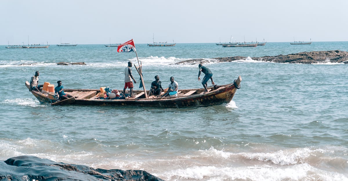 How does chain fishing work? - People on Brown Boat