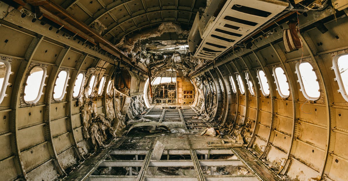 How does Wintertodt damage round? - Interior of crashed aircraft cabin with windows How does Wintertodt damage round? - Interior of crashed aircraft cabin with windows