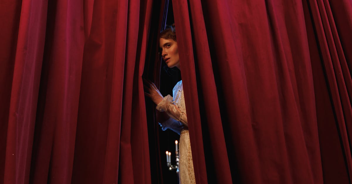 How is the SMM2 stage "Do not... look... left..." implemented? - Woman Standing Behind Red Curtain How is the SMM2 stage "Do not... look... left..." implemented? - Woman Standing Behind Red Curtain