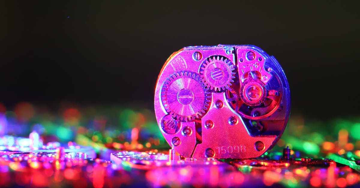 How many weapons can I equip in A Dark Room? - Watch movement in dark room How many weapons can I equip in A Dark Room? - Watch movement in dark room