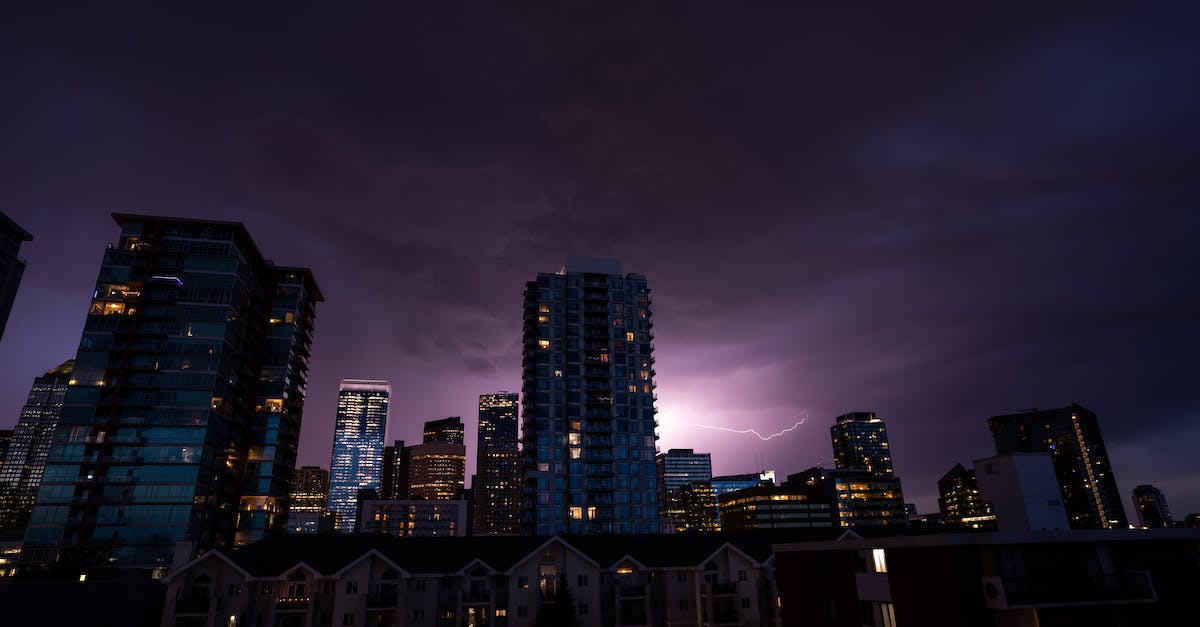 How much damage does Great Lightning Spear do? (PvE) - City Lights Turned on during Night Time