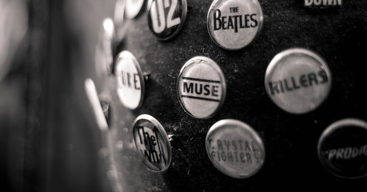 How to bind mouse buttons in CS GO console? - Gray and Black Dress Pins