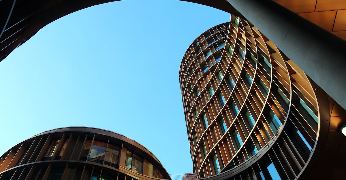 How to build cages - Worm's Eye View of City Buildings How to build cages - Worm's Eye View of City Buildings