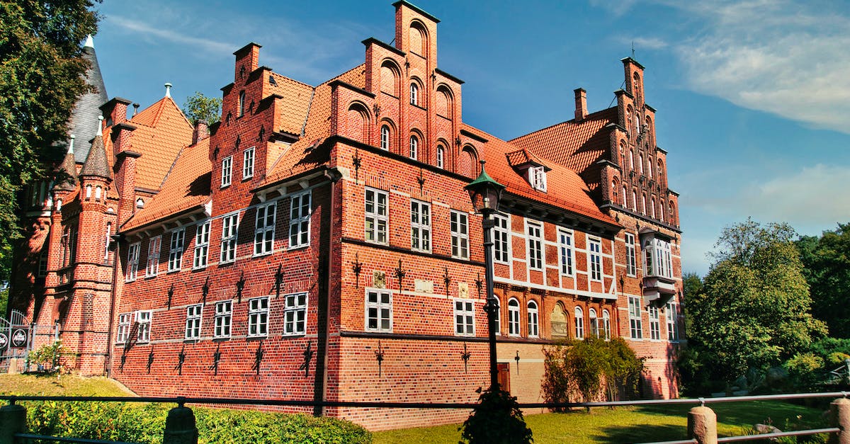 How to build Castle Crashers character? - Facade of a Brick Building