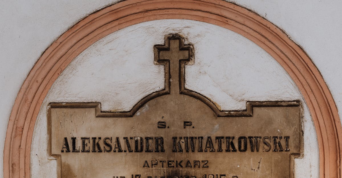 How to cross the straits of gibraltar? - Text on Tombstone How to cross the straits of gibraltar? - Text on Tombstone