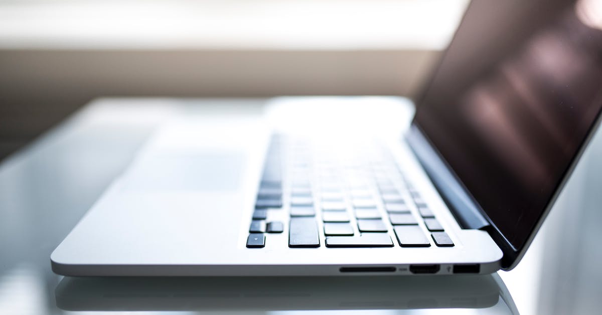 How to find Minecraft on a Mac [closed] - Shallow Focus Photography of Macbook