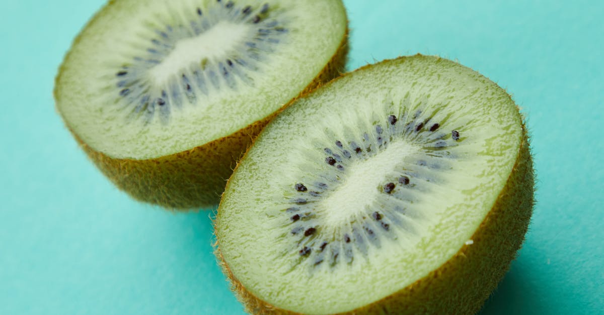 How to fix a glitch where objects are replaced with simple green shapes? - Halves of ripe kiwi on blue background
