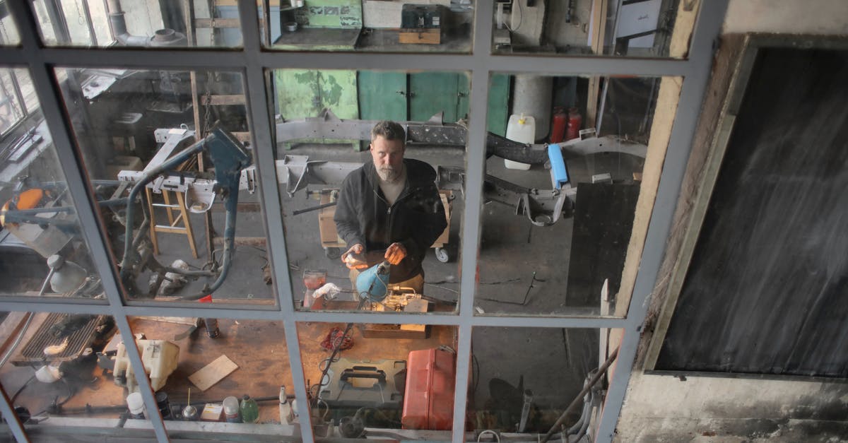 How to fix killer instinct 2013 (windows 10, windows store) multiplayer service login error? - Serious bearded male mechanic working in workshop How to fix killer instinct 2013 (windows 10, windows store) multiplayer service login error? - Serious bearded male mechanic working in workshop