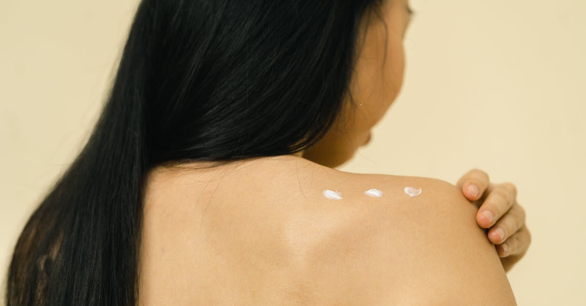 how to get back to the main story in gta v and how to get back to Franklin's? - A females shoulder with cosmetic cream on it 